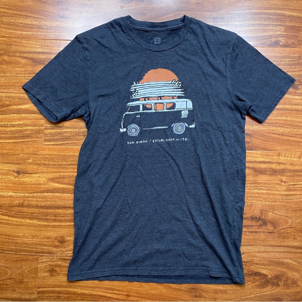 3/$25 Sun Diego Men's Dark Gray Retro Van Crew T-Shirt Size Small Beach Casual